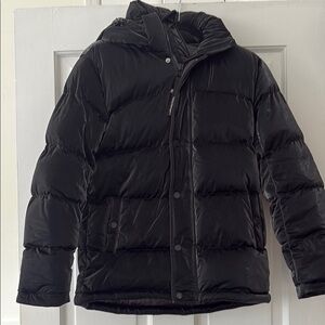 Aritzia Super Puff Black Liquid Shine 2XS